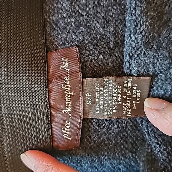 Knitted Shirt with Fringes - wn sm - Picture 4 of 4